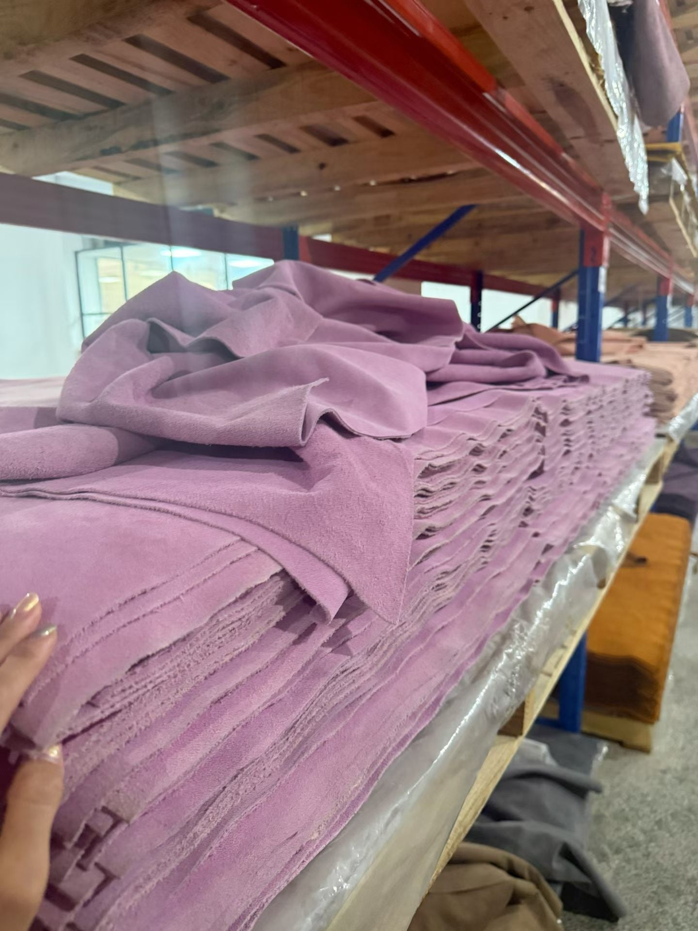 Premium High-Luster Cowhide Fiber Sheet (70% Leather Content)  — Sustainable Leather Alternative for Footwear & Bags